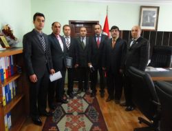 Aksoy, Okullarını Eğitime Hazırlayan Öğrencilere Teşekkür Belgesi Verdi