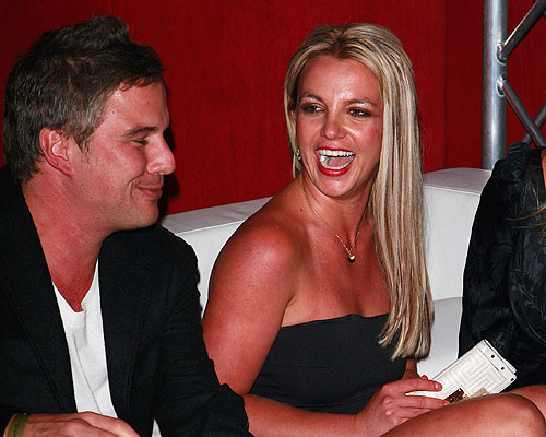 BRITNEY SPEARS YENİDEN EVLENMEK İSTİYOR!