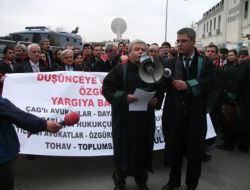 Avukatlar Gününde Adliyeye Yürüdüler