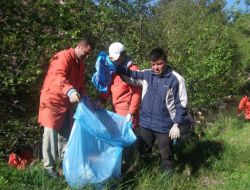 Sahilleri Temizleyen Mahkumlara Maaş Ve Sigorta