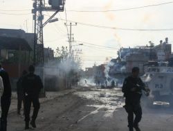 Çocuklarla "Sivil İtaatsizlik" Eylemlerine Devam