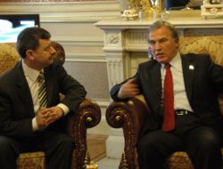 Şahin Brüksel'de Diyanet Vakfı'nı Ziyaret Etti