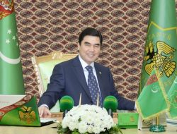 Türkmenistan’dan Eğitim Hamlesi