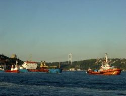 Bebek Koyuna Sürüklenen Yük Gemisi Korkulu Anlar Yaşattı