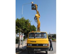 Side'de Aydınlatma Direkleri Elden Geçiriliyor