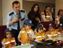 Anaokulu Öğrencilerinden Polise Ziyaret