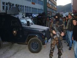 Tunceli'de Polisin Belediye Misafirhanesinde Yaptığı Arama Protesto Edildi