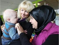 Ukraynalı Aile, Bebeğine Sahip Çıkan Türk Aileye Teşekkür Ziyareti Yaptı