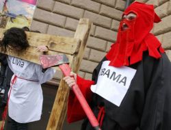 Bir Grup Rus'tan Abd’ye Libya Protestosu