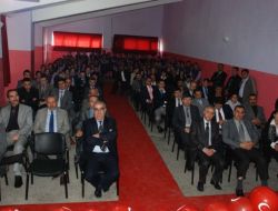 Üniversite Öğrencilerinden Örnek Davranış