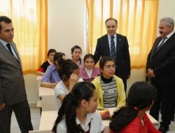 Hamleder'in ‘her Çocuğa Bilişim’ Projesiyle Akıllı Tahtayla Tanıştılar