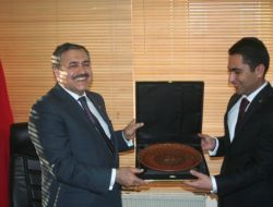 Bakan Eroğlu Tezgahın Başına Geçti