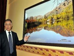 Emniyet Müdürünün Fotoğrafları Polisevini Sanat Galerisine Çevirdi