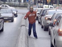 Sapasağlam Dilenci Birden Sakatlanıverdi