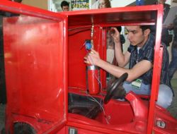 Öğrencilerden Molotofa Karşı Söndürme Sistemi