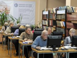 Rusya'da Yaşlılar İçin Açılan Bilgisayar Kursuna Büyük İlgi