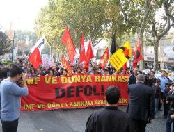 IMF ve Dünya Bankası,Kongre Vadisinde Protesto Edildi!