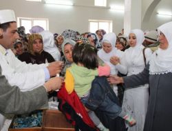 Gökder'in Kutlu Doğum Programında Sakal-ı Şerif’e Yoğun İlgi