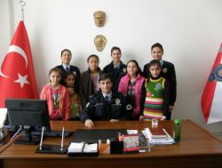 Öğrenciler Emniyet Amiri Durdu'yu Makamında Ziyaret Etti