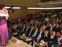 Aysun Gültekin'den Şanlıurfalılara Türkü Ziyafeti