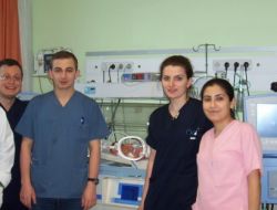 1,5 Kilogramlık Prematüre Bebek Çocuk Cerrahisinde Hayata Tutundu