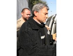 Ayrı Yaşadığı Eşini, Boşanmak İstemediği İçin Öldürmüş