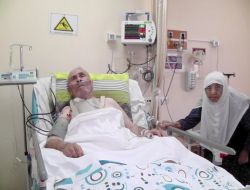 63 Yıldır Baş Koydukları Yastıktan Ameliyat Da Ayıramadı