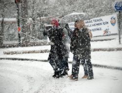 Bolu'da Nisan Karı Etkili Oluyor