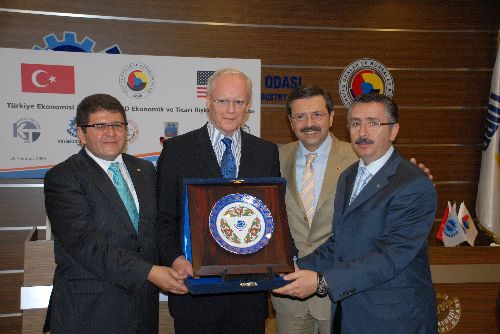 Kavga başladı, büyüme durdu!.