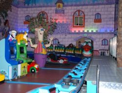 Tuzla'da Çocuklar Hafta Sonunu Doya Doya Geçiriyor