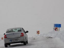 Tendürek Dağı Geçidi'nde Tipi Etkili