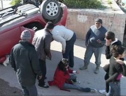Otomobilleri Takla Atan Gençler Ölümden Döndü