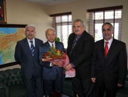 Müftü Canbolat, Kutlu Doğum Haftası'nın İlk Gülünü Vali Atış’a Verdi