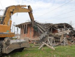 Osmangazi’de 7 Kaçak Bina Yıkıldı