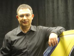 İbrahim Sadri’den Yeniden Tek Kişilik Gösteri