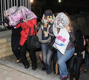 Apaçi danslı fuhuş operasyonu