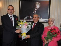 Peygamber Efendimiz Adına Bin 440 Gül Dağıtıldı