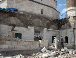 Tarihi Kale Camii’ne Sonradan Eklenen Bölüm Yıkıldı