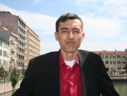 İnternet Üzerinden Toplanan Parayla Bağımsız Aday Oldu