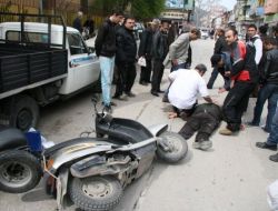 Trafiğe Kapalı Alanda Motosiklet Yayaya Çarptı: 2 Yaralı