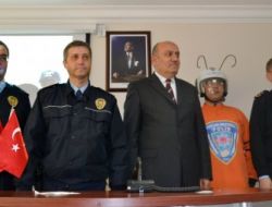 Çanakkale Emniyeti İki Tekerlekli Araçlar İçin Kask Projesini Hayata Geçirdi