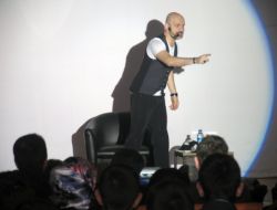 Sınavlara Hazırlanan Öğrenciler Atalay Demirci’yle Stres Attı