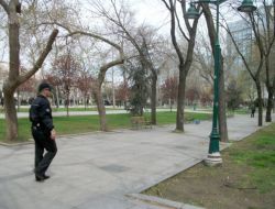 Eylemcilerin Yakınındaki Şüpheli Çanta Polisi Bomba Alarmına Geçirdi