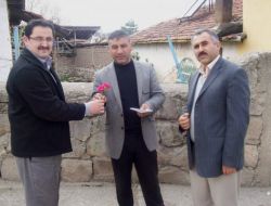 Kutlu Doğum Haftası Nedeniyle Aydıncıkta 4 Bin Karanfil Dağıtıldı