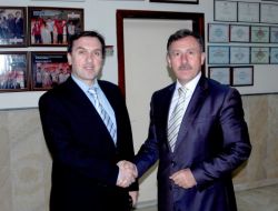 Özdağ: Yurtdışındaki Türk Okullarının Sayısı Artmalı