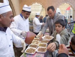 Şafak Vakti Başlayan Tirit Ziyafetine 100 Bin Kişi Katıldı