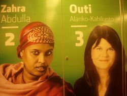 Finlandiya'da Başörtülü Adaylar Afişlerde Boy Gösteriyor