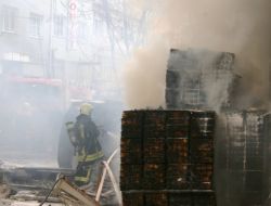 İzmir'in Karabağlar İlçesindeki Bir İşyerinde Büyük Bir Patlama Meydana Geldi