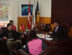 İstanbul'dan Gelen İşitme Engelli Öğrenciler, Erzin Belediyesi'ni Ziyaret Etti