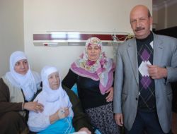 86 Yaşındaki Kadının Böbreklerinden 86 Tane Taş Çıkarıldı